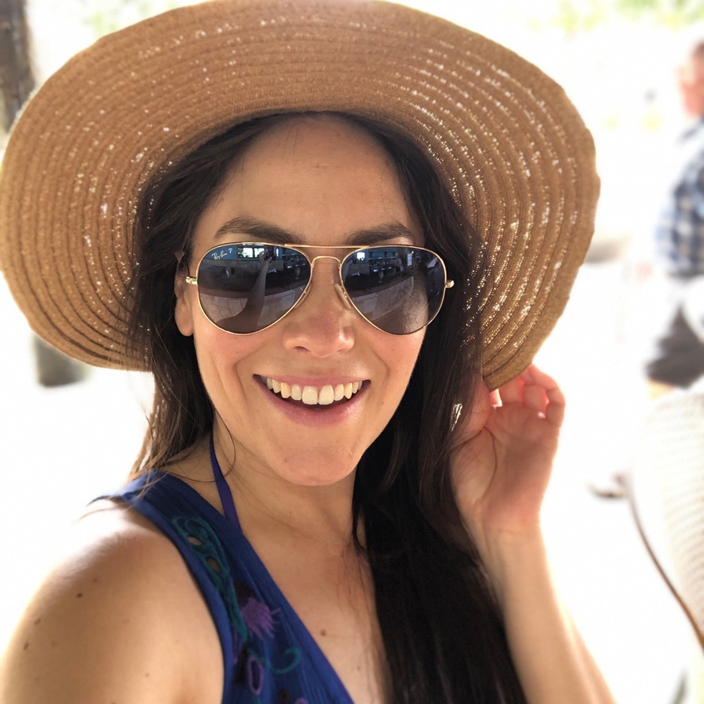 Meet your Posher, Cristina